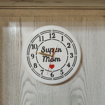 ساعة خشب هدية للأم