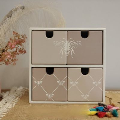 Wooden accessories organiser 