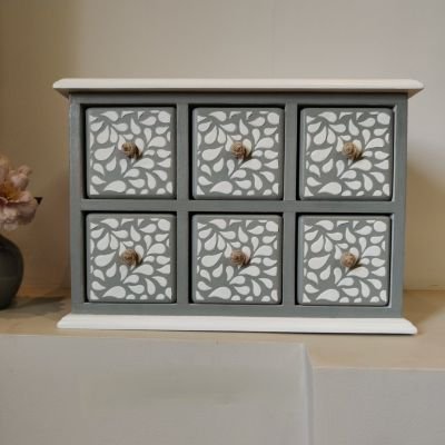 منظم خشبي بتصميم جذاب