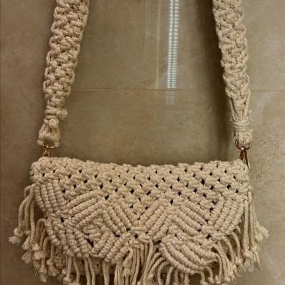 شنطه كتف أو كروس من أعمال المكرميه