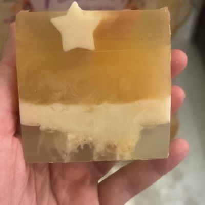 صابونة الكولاجين بمكونات طبيعية