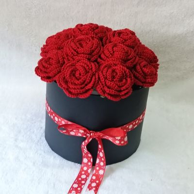 باقه ورد احمر كروشيه مميزه جدا