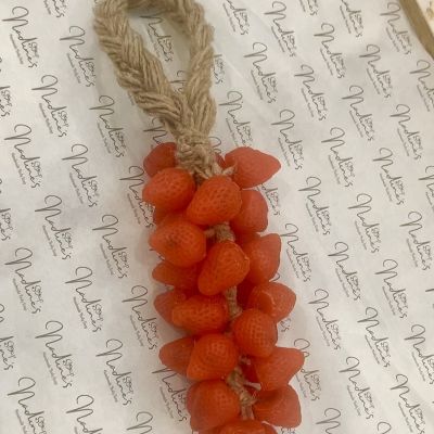 صابون عنقود الفراولة 