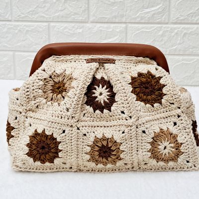 حقيبة كلاتش أنيقة من الكروشيه