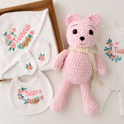 طقم مواليد مطرز بالاسم 