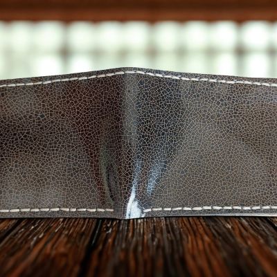 محفظه رجالى جلد طبيعي بلون مميز 