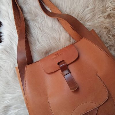 حقيبه كتف كبيره