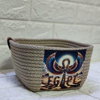 Decorative organizing basket 