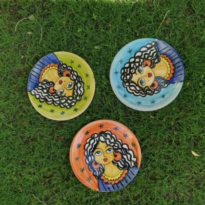 طبق خزفى مزخرف 