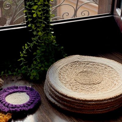 مجموعة من ٦ كوسترات