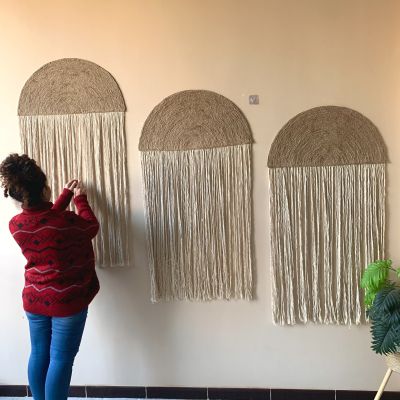 ديكور للحائط مصنوع يدويا