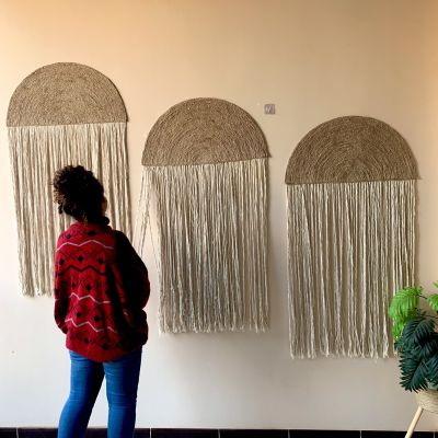 ديكور للحائط مصنوع يدويا