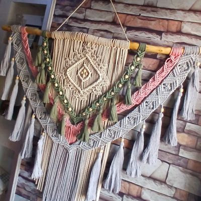 جدارية مكرمية 