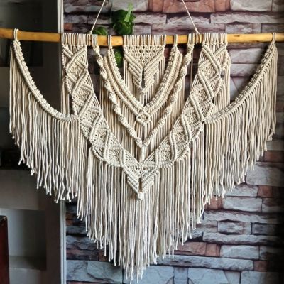 جدارية مكرمية 