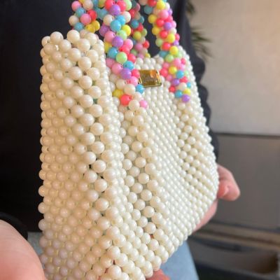 شنطه بخرز مط و يد ملونه 