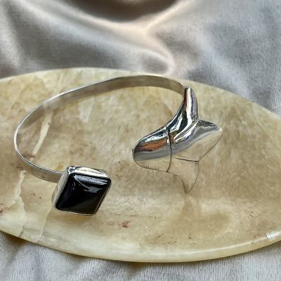  أسورة مستوحاة من زهرة اللوتس المصرية القديمة