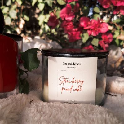 شمعة معطرة بوردة كبيرة ٣٠٠ جرام 