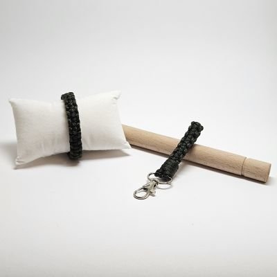 مجموعة اسورة وسلسلة مفاتيح بعقدة مربعة زيتي