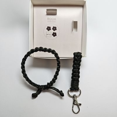 مجموعة اسورة وسلسلة مفاتيح بعقدة مربعة زيتي