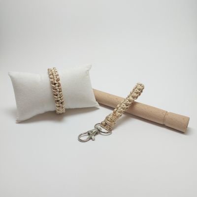 مجموعة اسورة وسلسلة مفاتيح بعقدة مربعة ذهبي