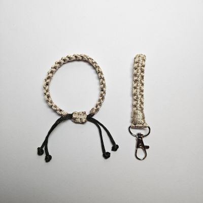 مجموعة اسورة وسلسلة مفاتيح بعقدة مربعة ذهبي