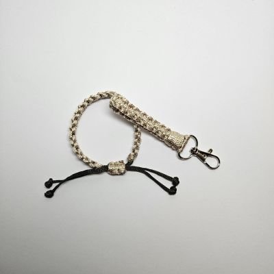 مجموعة اسورة وسلسلة مفاتيح بعقدة مربعة ذهبي