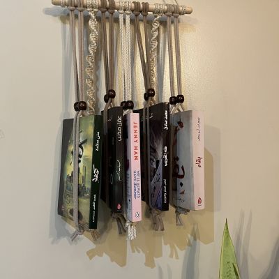Macrame book hanger 