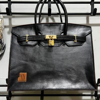 شنطة جلد طبيعي 