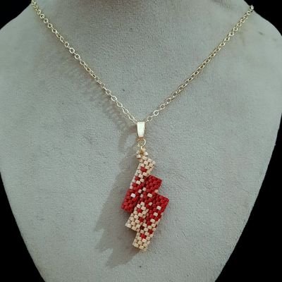 طقم رقيق يمثل تداخل الكافيه والأحمر الداكن من خرز الميوكى