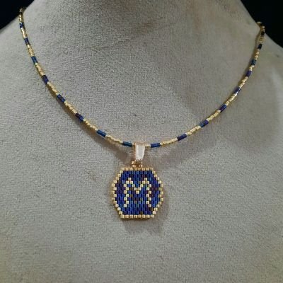 سلسال خرز بالكامل بتصميم حرف من خرز الميوكى