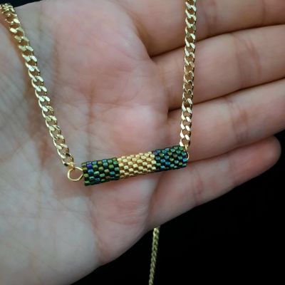 سلسال إسطوانة اخضر وذهبى من خرز الميوكى
