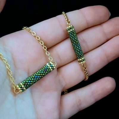 مجموعة إسطوانات خضراء من خرز الميوكى