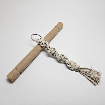 ميدالية مفاتيح مكرمية قطن - لون ابيض 