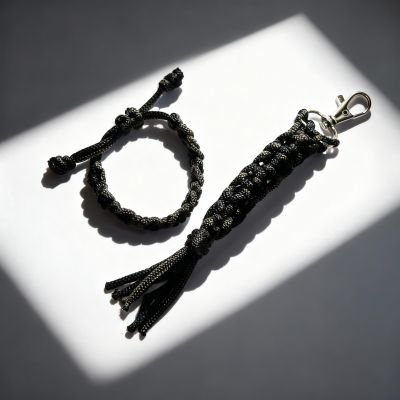 مجموعة اسورة وسلسلة مفاتيح - أسود وأخضر زيتي