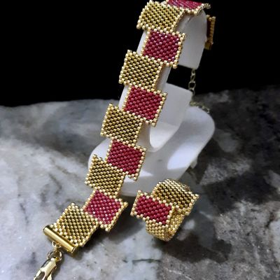 A set of honey and dark red rectangular Miyuki beads