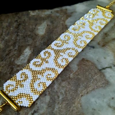 Arabic-style bracelet in white, made of Miyuki beads
