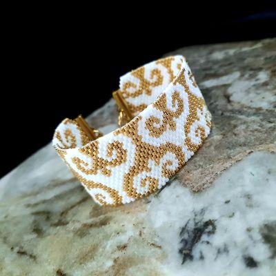 Arabic-style bracelet in white, made of Miyuki beads