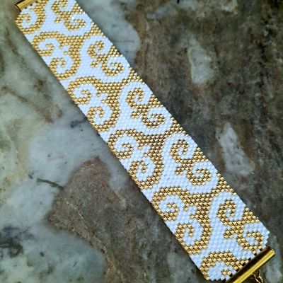 Arabic-style bracelet in white, made of Miyuki beads