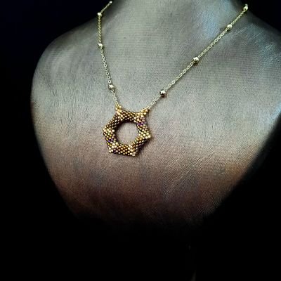 A hexagonal chain made of Miyuki beads