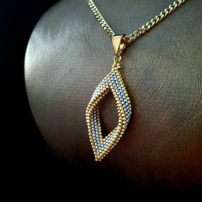 Silver leaf necklace made of Miyuki beads