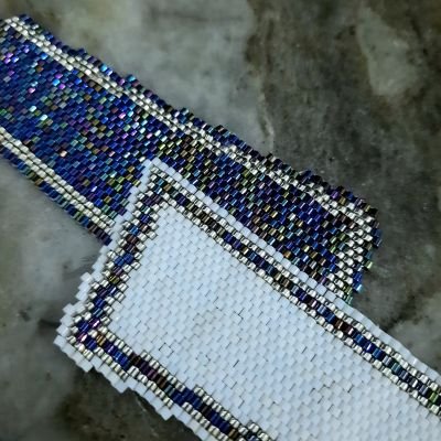 Two-tone blue and white gradient design bracelet made of Miyuki beads