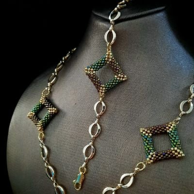 3D green square necklace set made of Miyuki beads