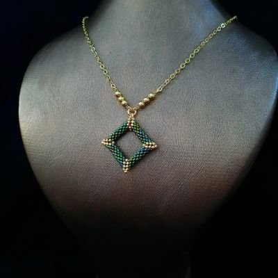 طقم بسيط بتصميم مربع اخضر مجسم من خرز الميوكى