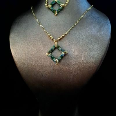 طقم بسيط بتصميم مربع اخضر مجسم من خرز الميوكى