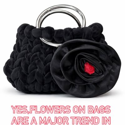 شنطة سوداء فلافي مع وردة