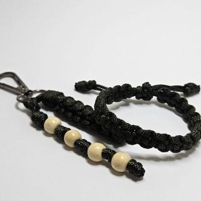 Olive green Macram&egrave; Keyring and Bracelet Set