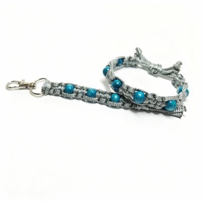 مجموعة اسورة وسلسلة مفاتيح بعقدة مربعة لون لبني