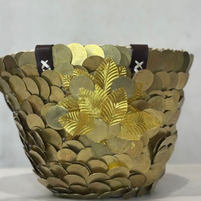 حقيبة عملات ذهبية