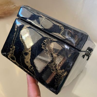 علبة مناديل بالريزن 