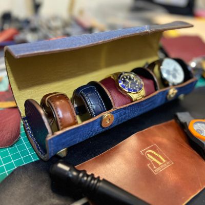 حافظة ساعات جلد طبيعي 